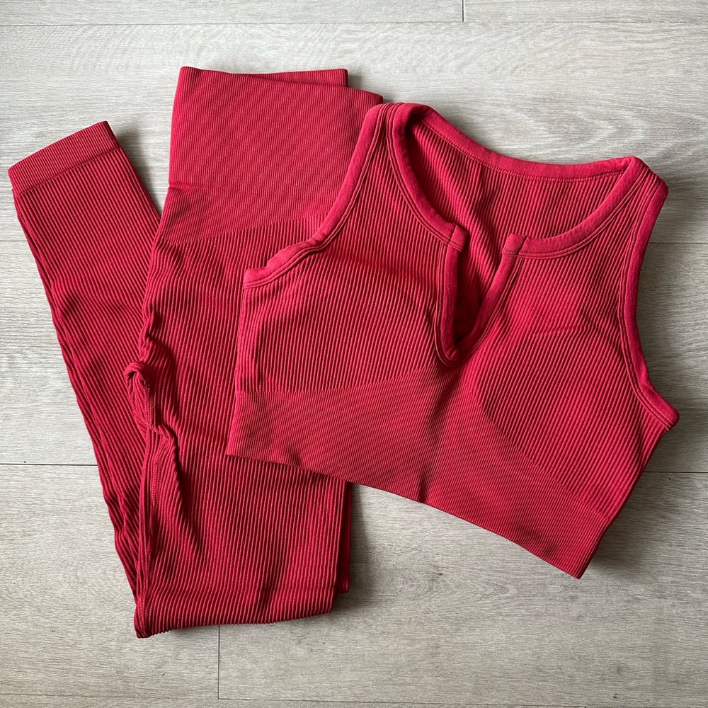 Red Ribbed Workout Set - Picture 3 of 4